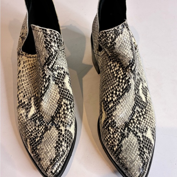 Blondo | Snakeskin Chelsea Botties - Picture 2 of 7
